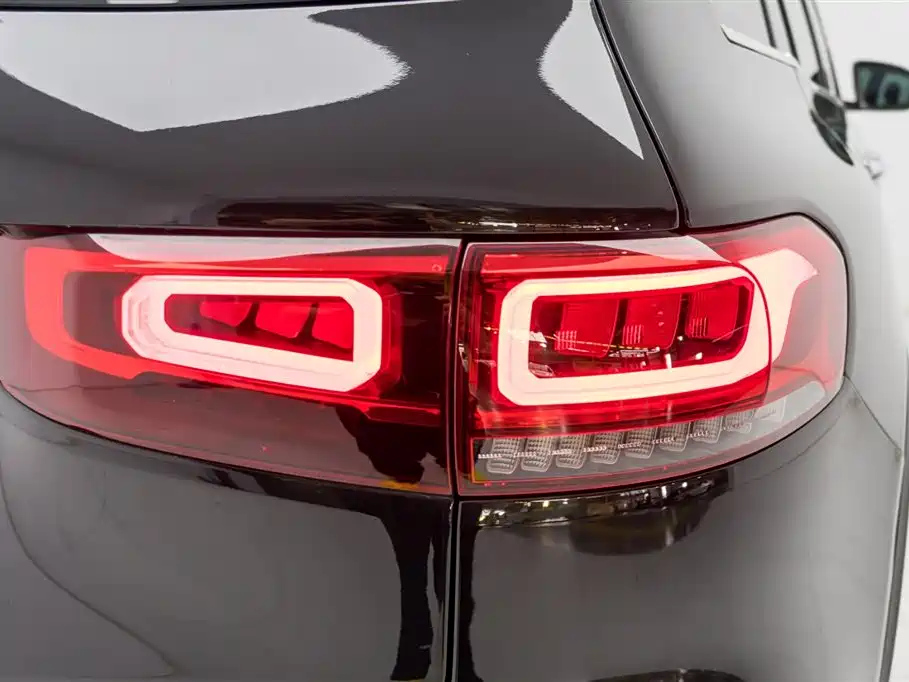 MERCEDES BENZ GLB 2022