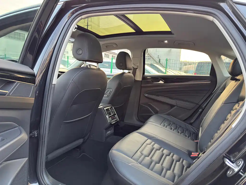 VOLKSWAGEN PASSAT 2020