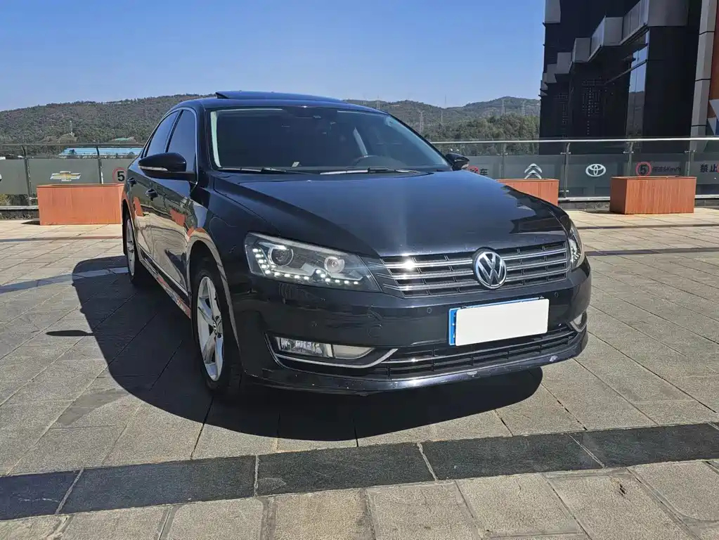 VOLKSWAGEN PASSAT 2015