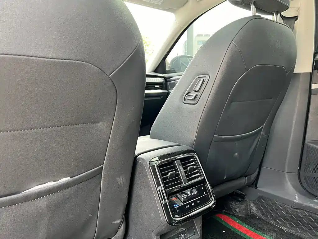 VOLKSWAGEN PASSAT 2022