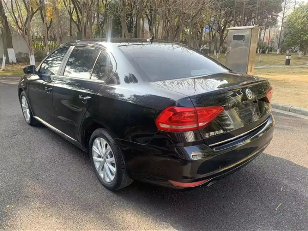 VOLKSWAGEN LAVIDA 2016