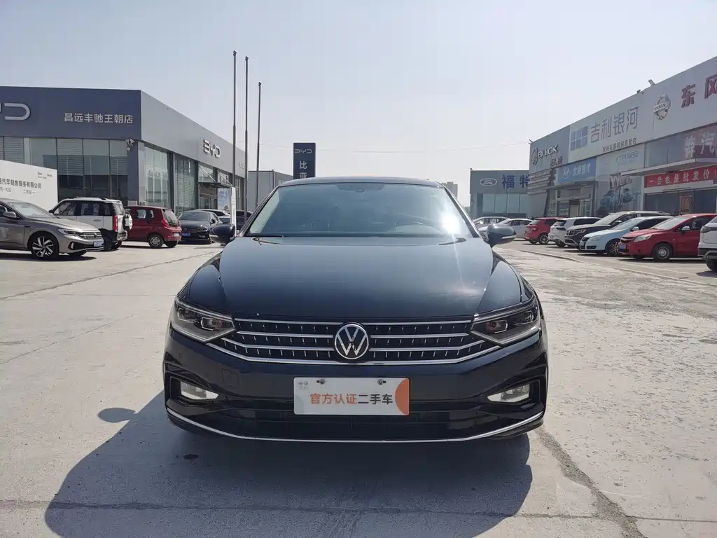 VOLKSWAGEN MAGOTAN 2022
