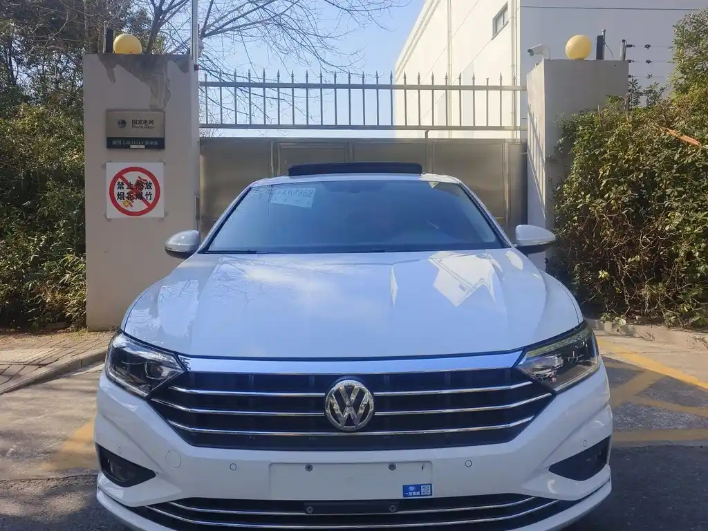 VOLKSWAGEN SAGITAR 2021