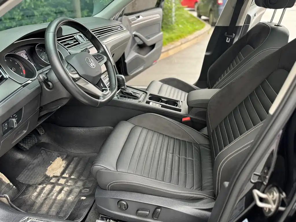 VOLKSWAGEN MAGOTAN 2021