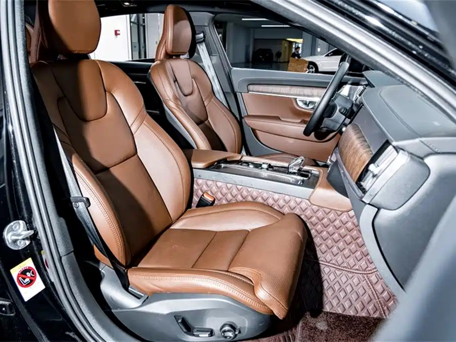 VOLVO S90 2022