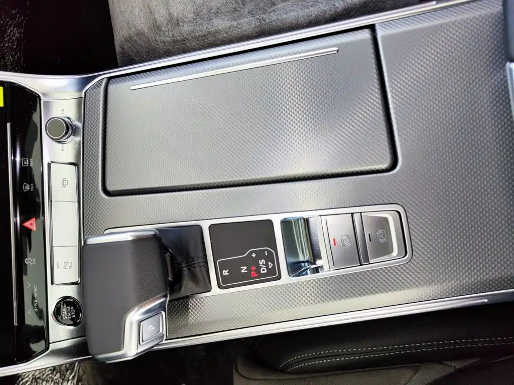 AUDI A6L 2024