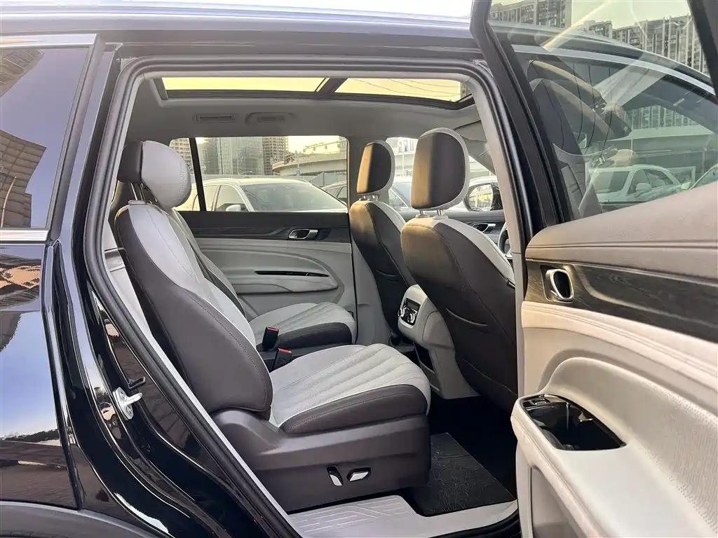 FORD EQUATOR 2023