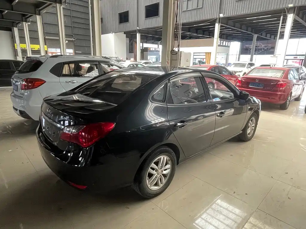 HYUNDAI CELESTA 2011