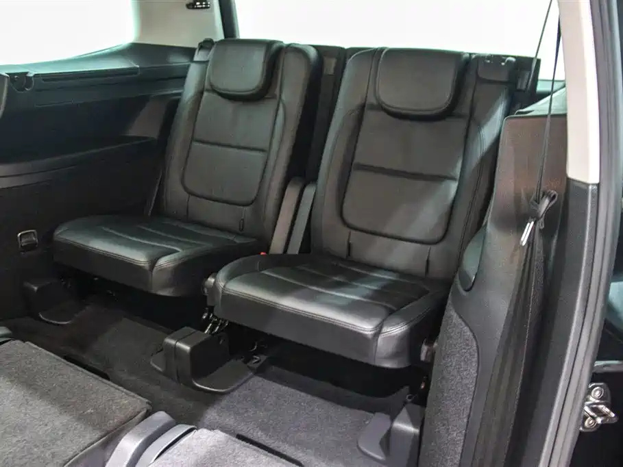 VOLKSWAGEN SHARAN 2014
