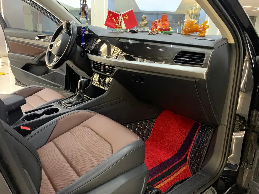 VOLKSWAGEN LAVIDA 2020