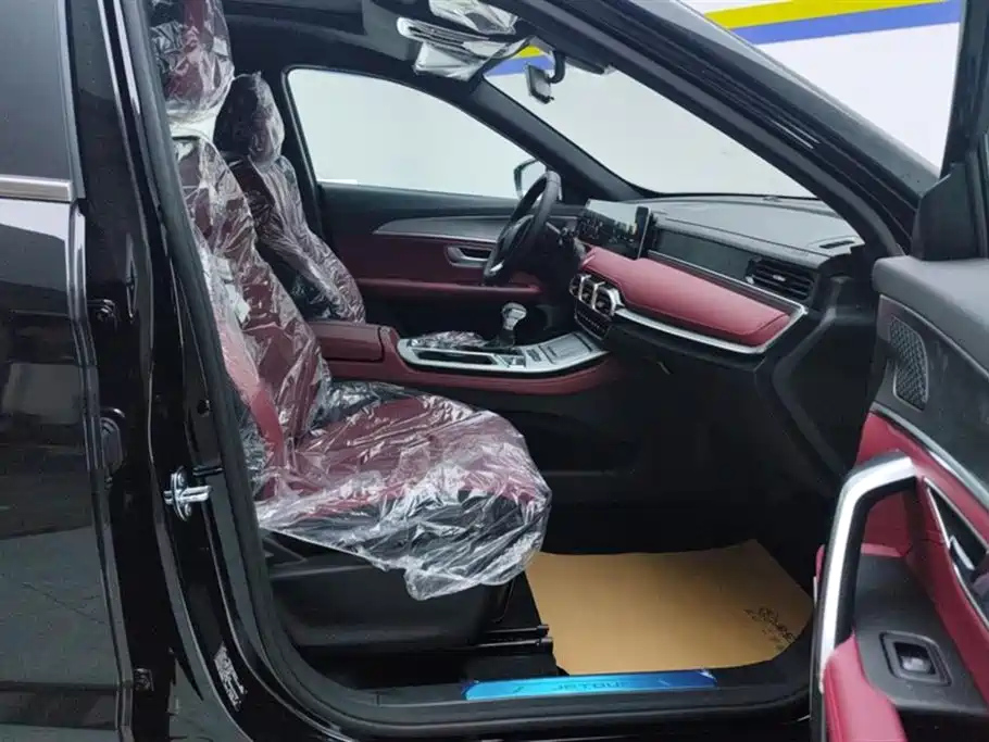 JETOUR X70 PLUS 2025