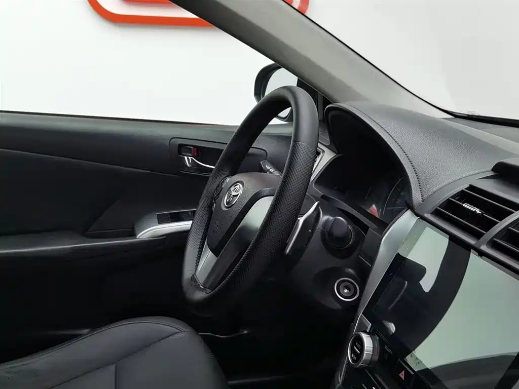 TOYOTA CAMRY 2014