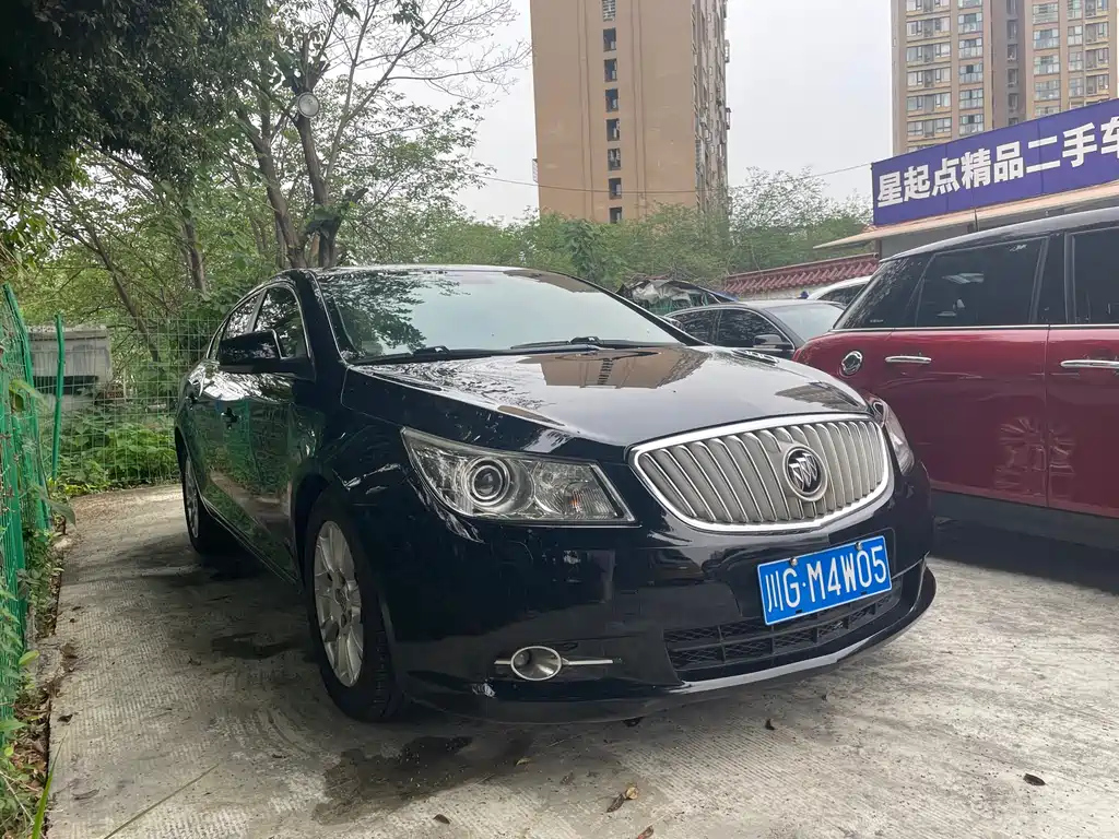BUICK LACROSSE 2011