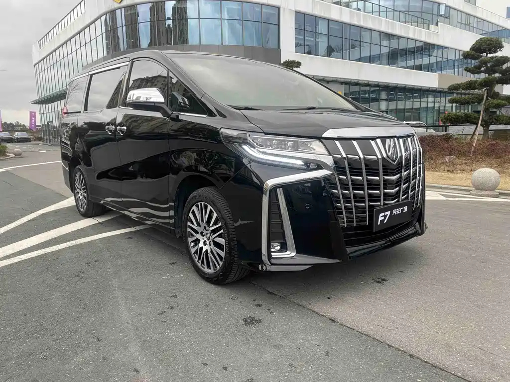 TOYOTA ALPHARD 2018