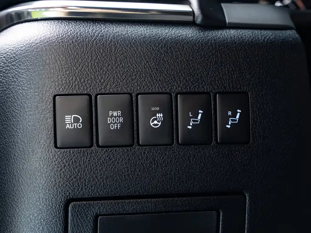 TOYOTA ALPHARD 2018