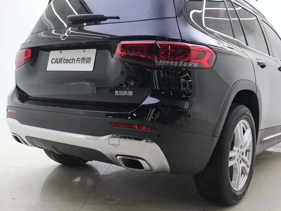 MERCEDES BENZ GLB 2023