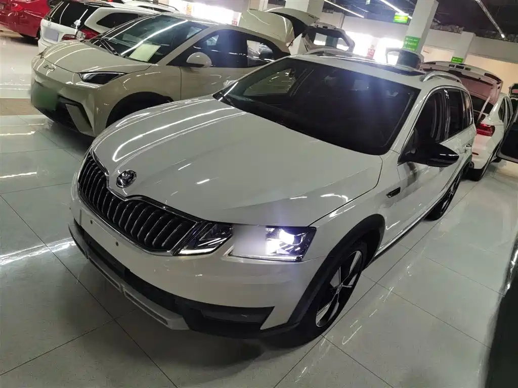 SKODA OCTAVIA 2019