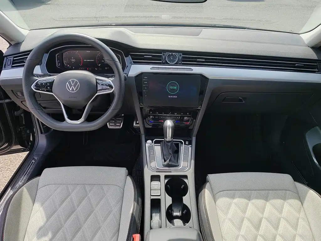VOLKSWAGEN MAGOTAN 2023