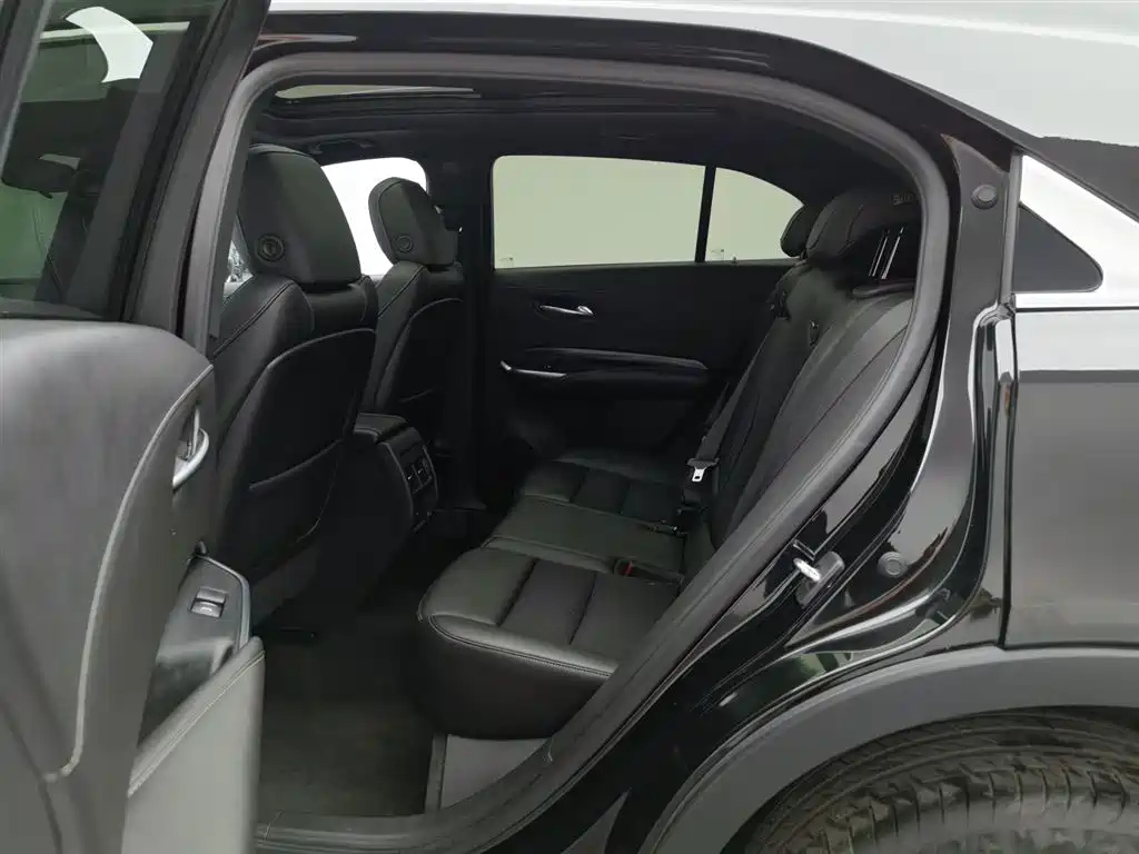 CADILLAC XT4 2021
