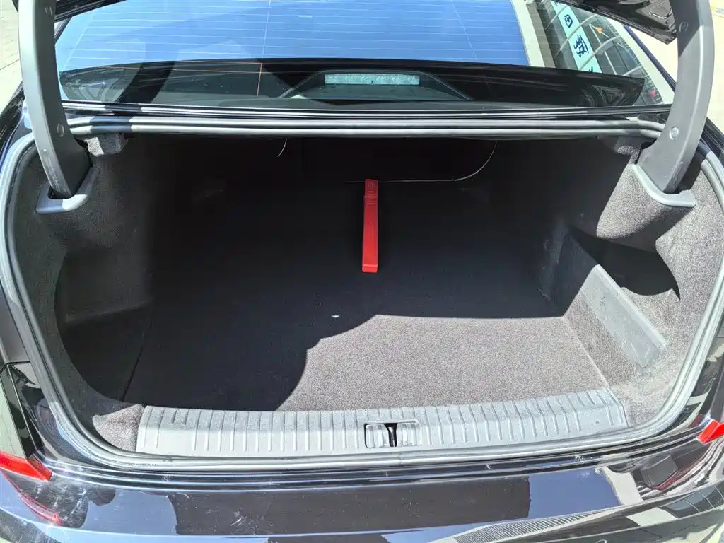 VOLKSWAGEN PASSAT 2021