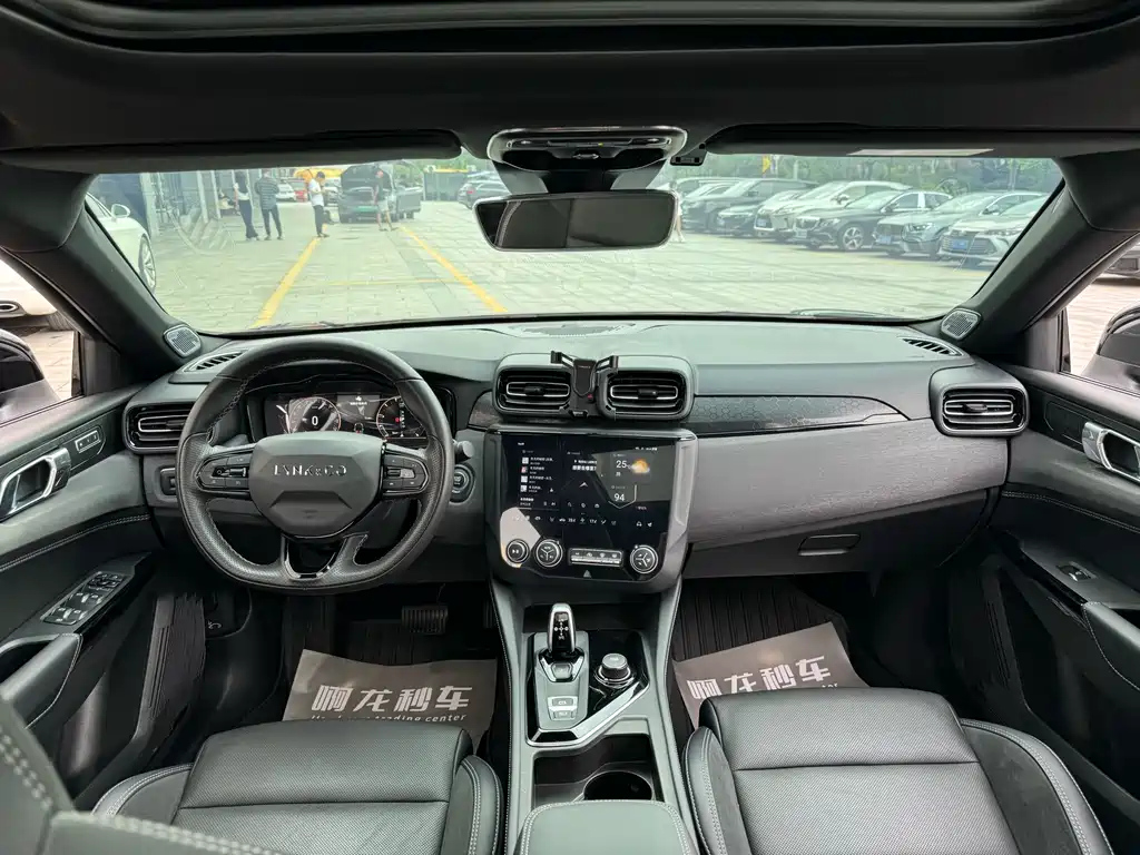 LYNK&CO 03 2021