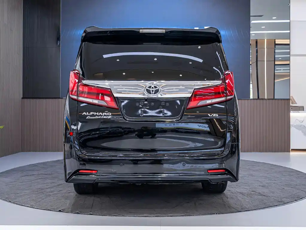 TOYOTA ALPHARD 2018