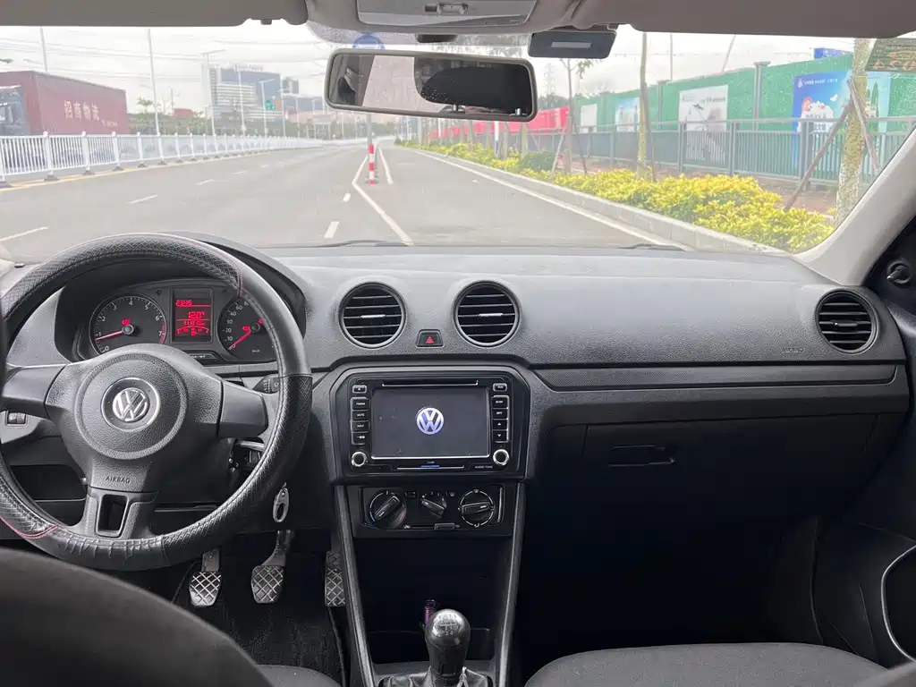 VOLKSWAGEN JETTA 2014