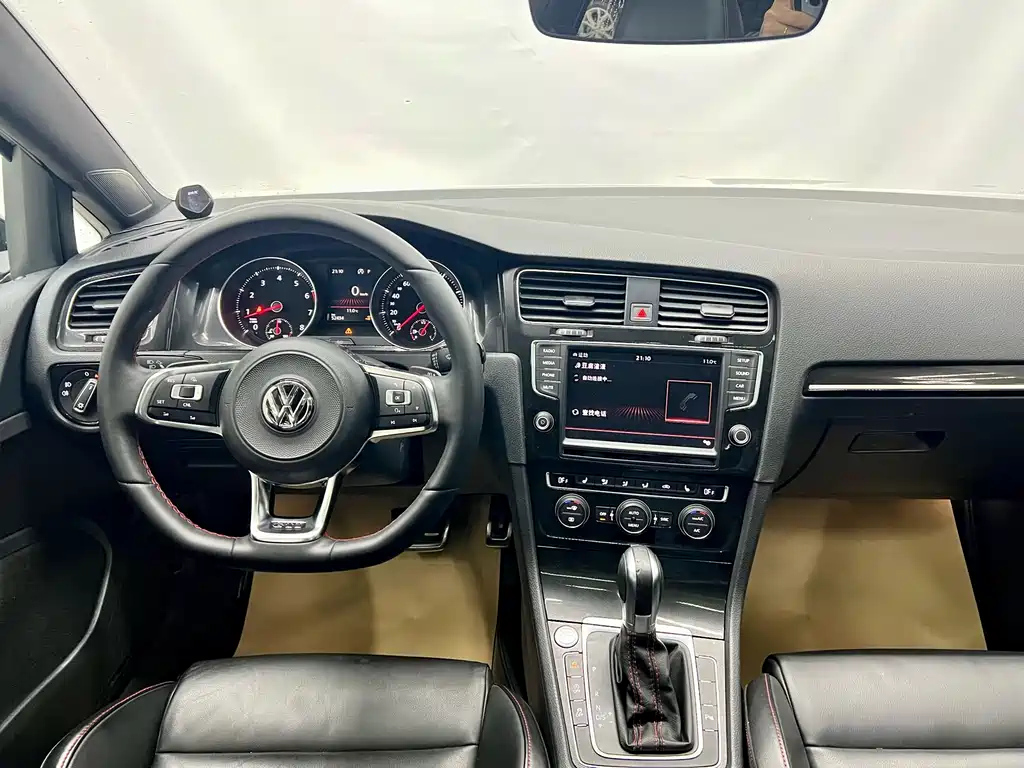 VOLKSWAGEN GOLF 2018