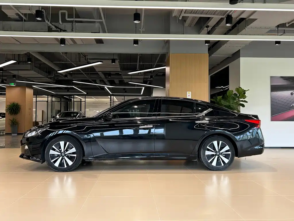 NISSAN TEANA 2021