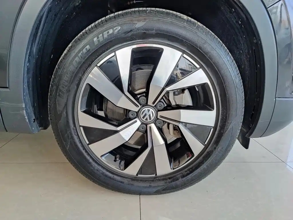 VOLKSWAGEN TAYRON 2021