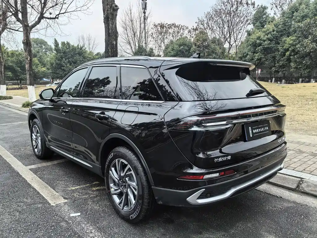 LINCOLN ADVENTURER 2023