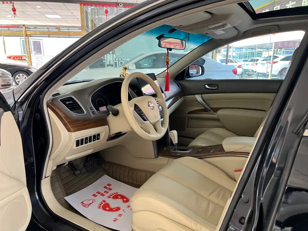 NISSAN TEANA 2011