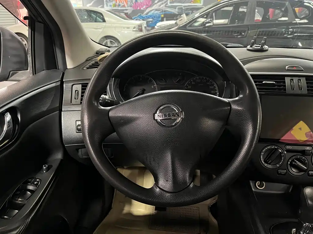 NISSAN TIIDA TIIDA 2011