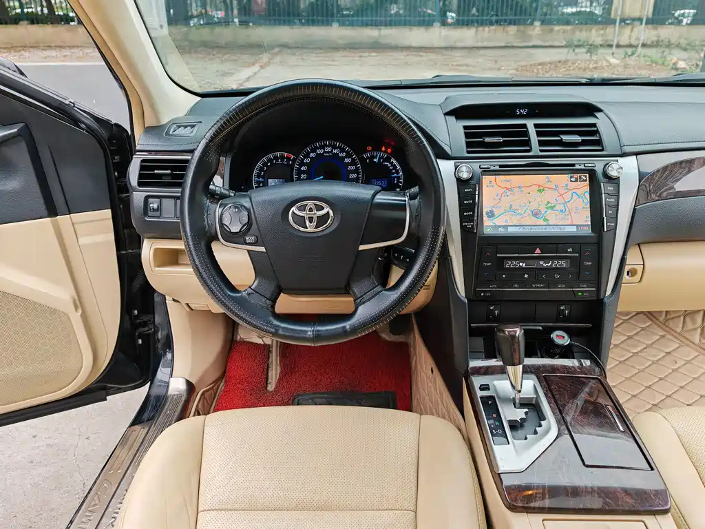 TOYOTA CAMRY 2015