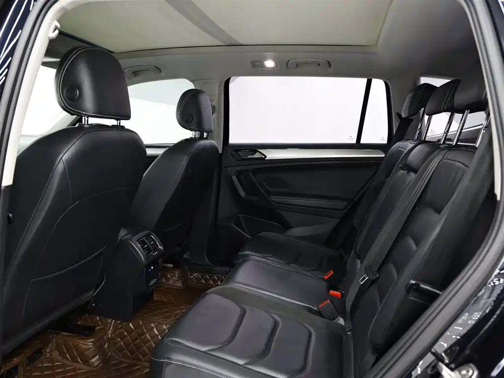 VOLKSWAGEN TIGUAN L 2020