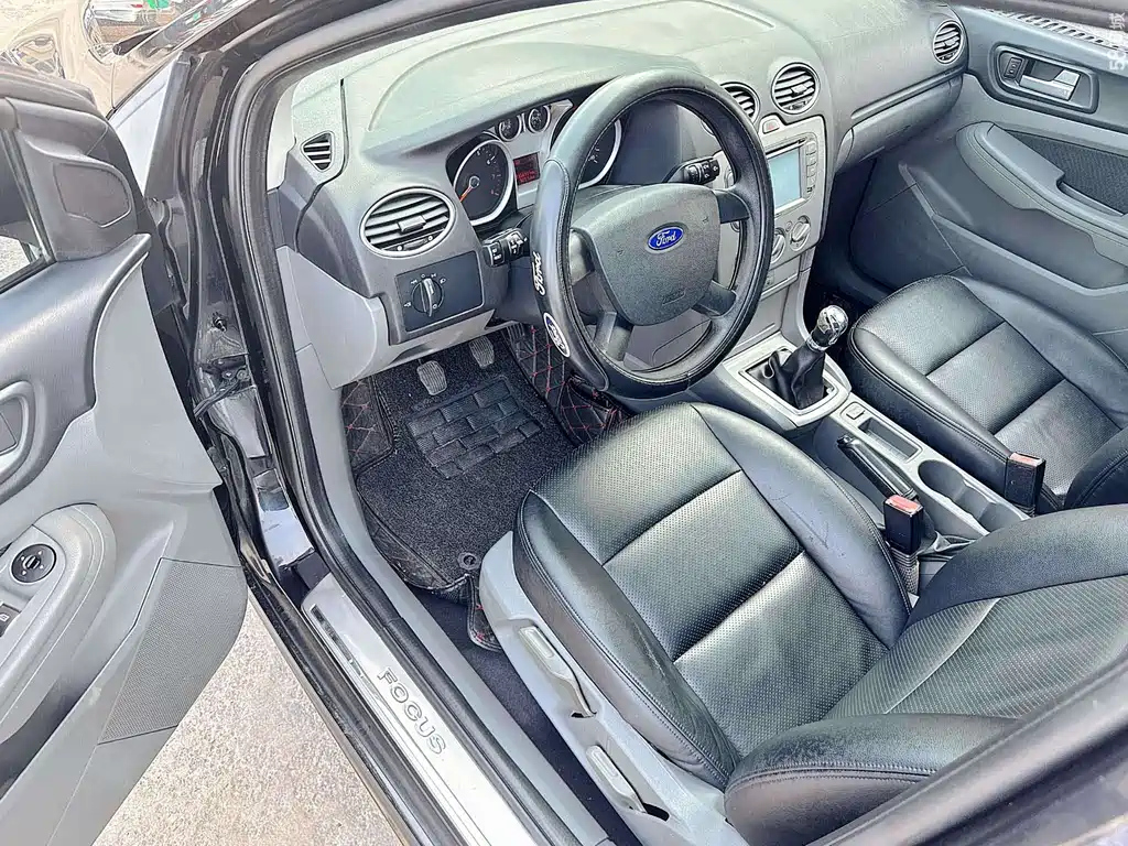 FORD FOCUS 2011