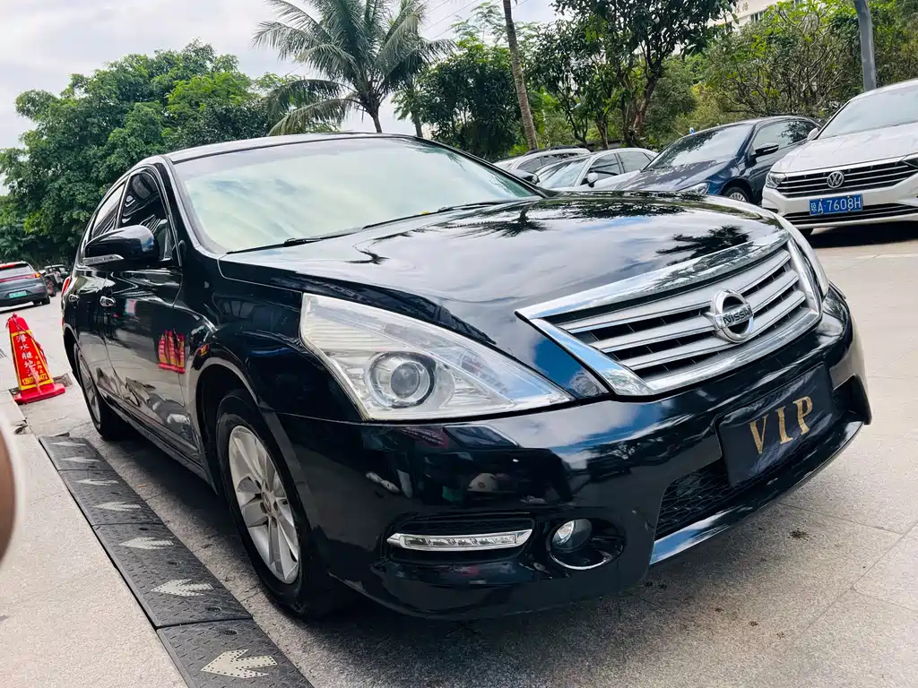 NISSAN TEANA 2011