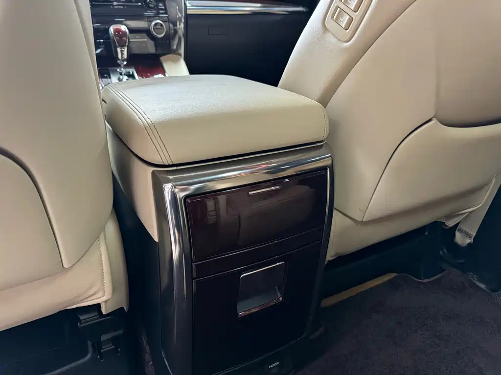 TOYOTA ALPHARD 2017