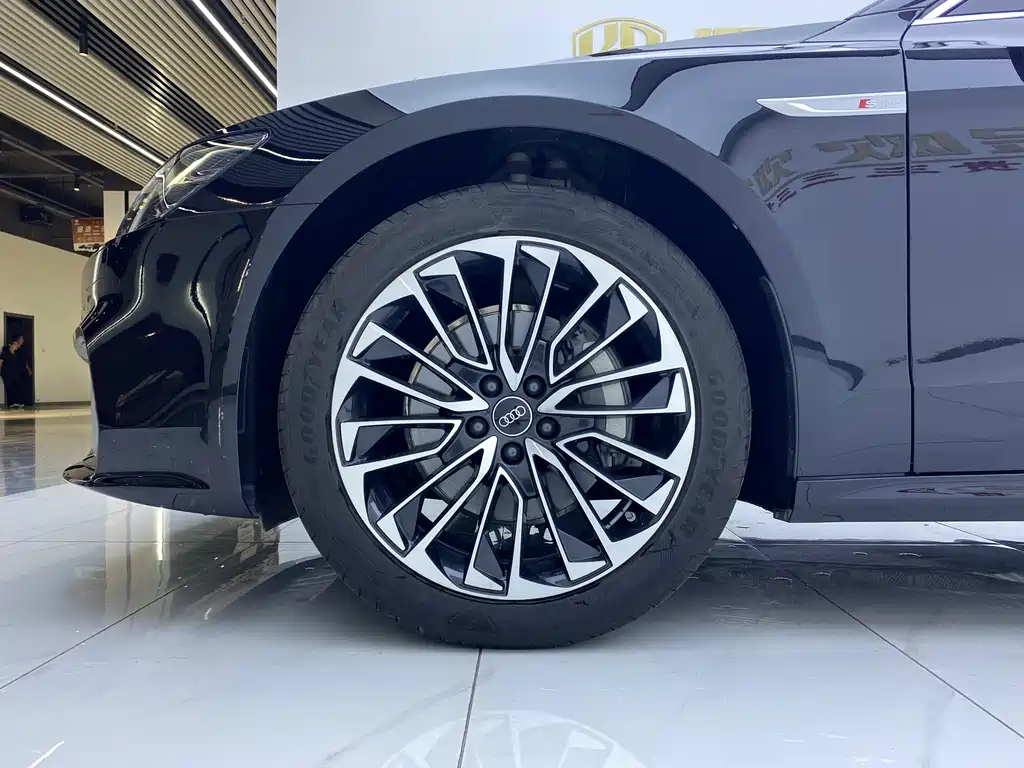 AUDI A7L 2024