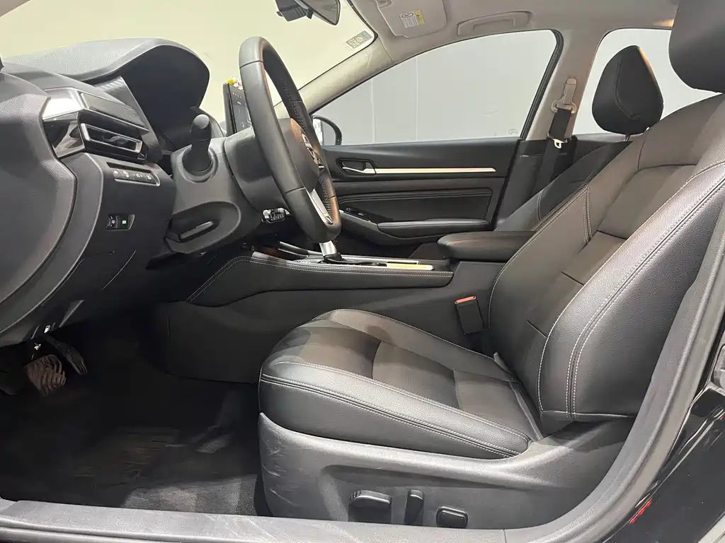 NISSAN TEANA 2023