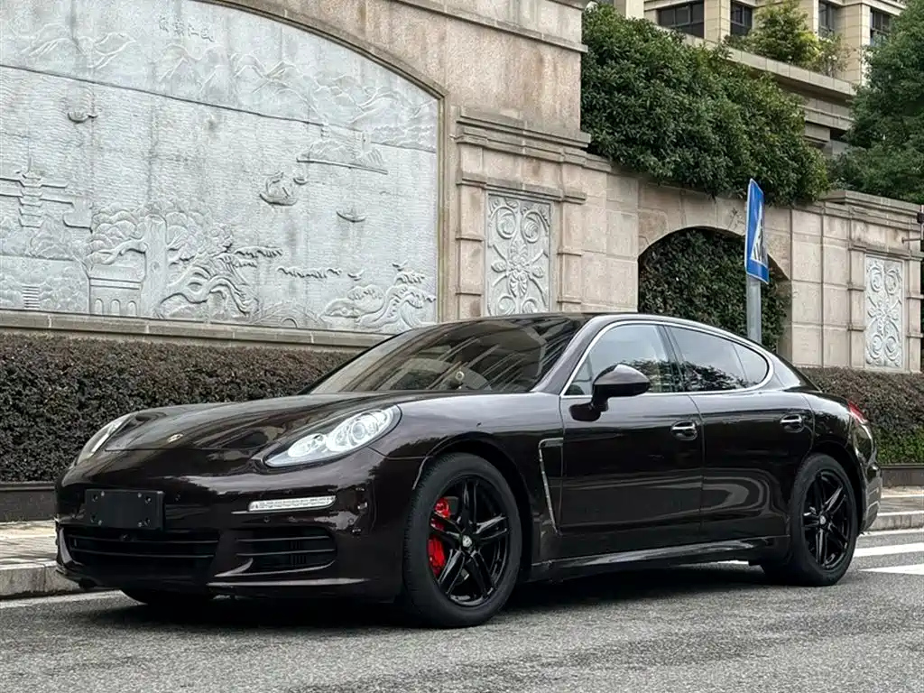 PORSCHE PANAMERA
