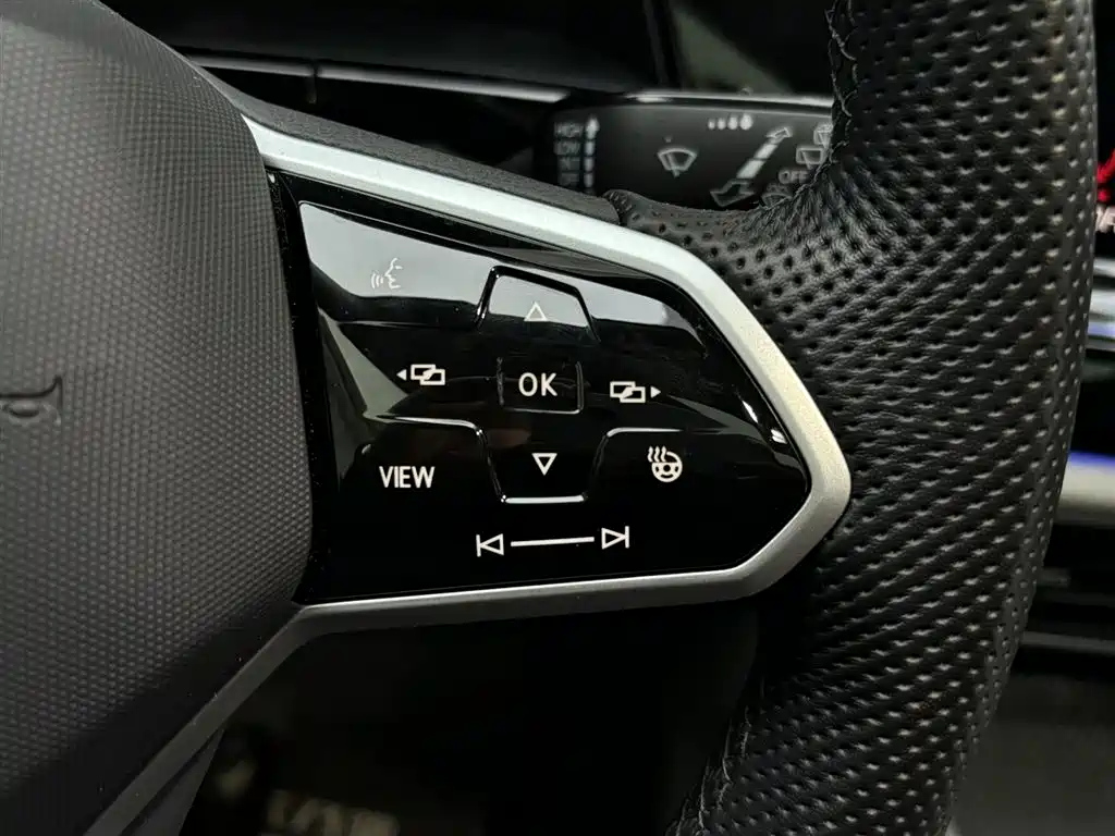 VOLKSWAGEN TOURAN 2022