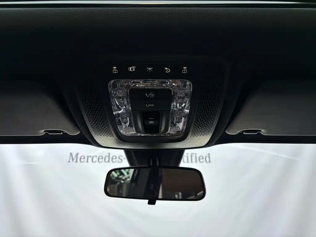 MERCEDES BENZ GLB 2023
