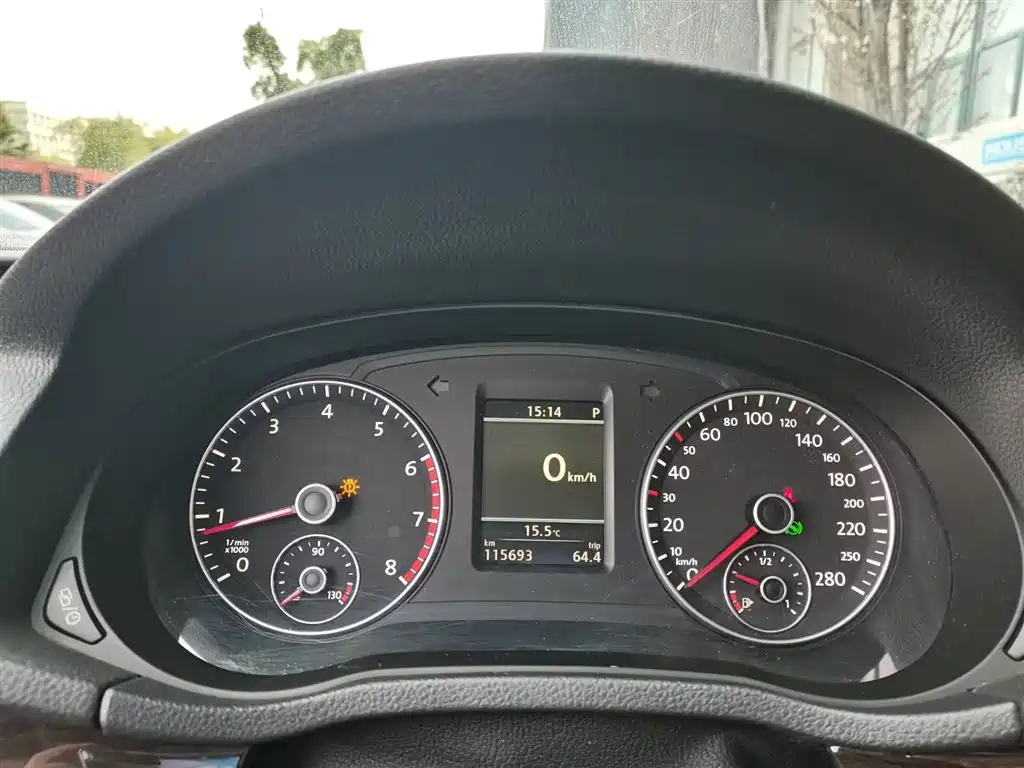 VOLKSWAGEN PASSAT 2014