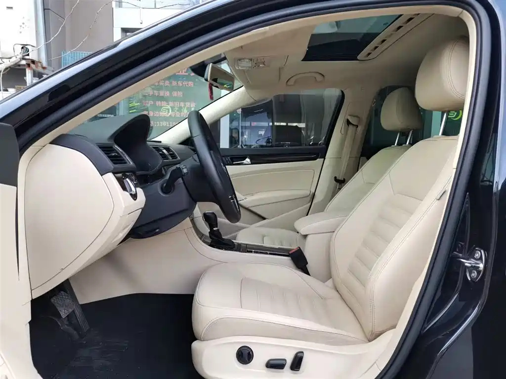 VOLKSWAGEN PASSAT 2014