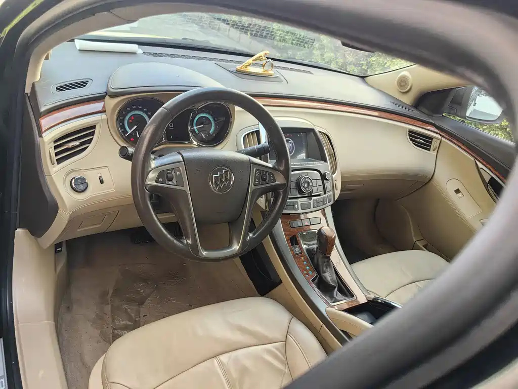 BUICK LACROSSE 2012