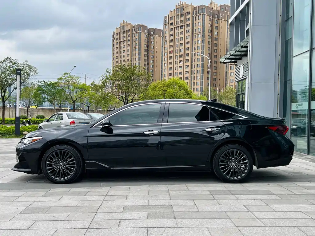 TOYOTA AVALON 2020