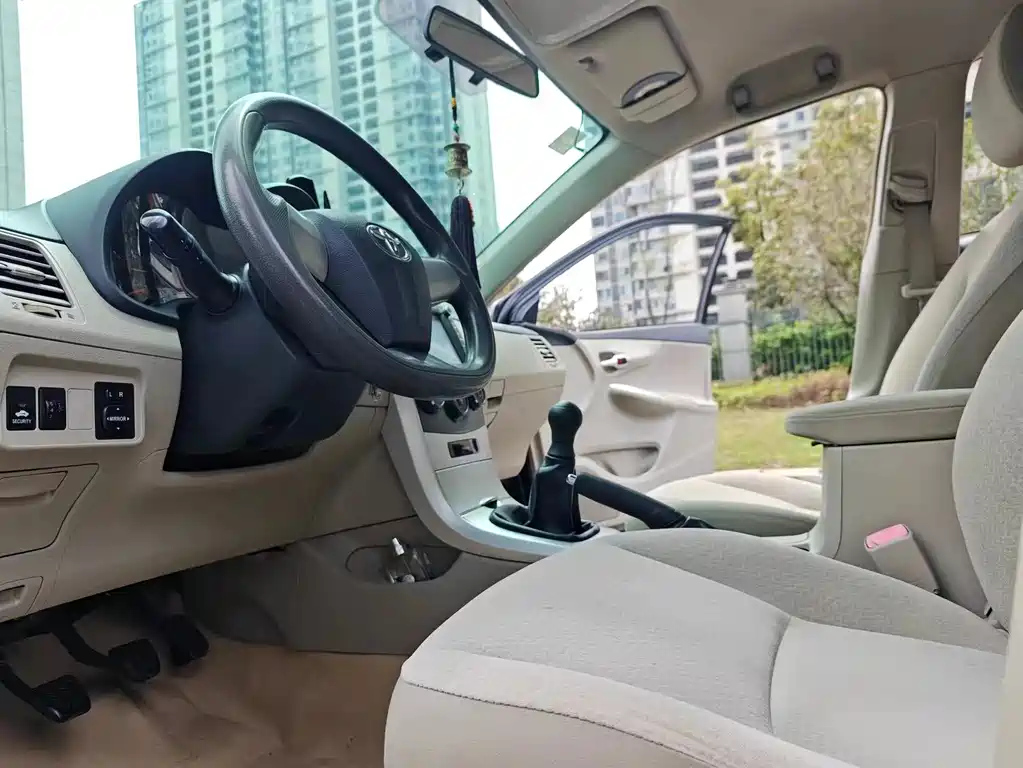TOYOTA COROLLA 2014