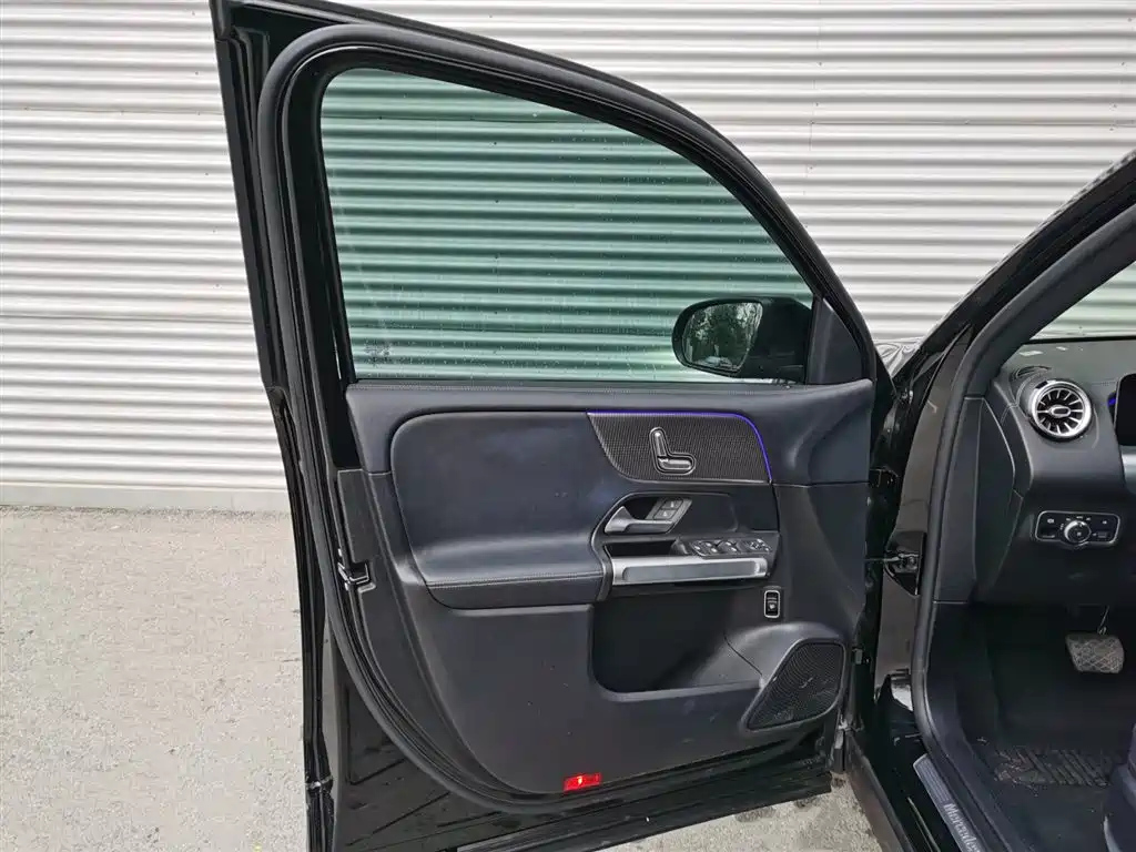 MERCEDES BENZ GLB 2020