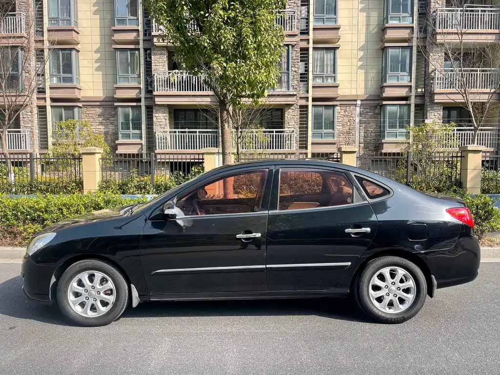 HYUNDAI CELESTA 2009